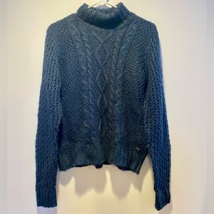 Carve Designs: sweater. Size medium.
